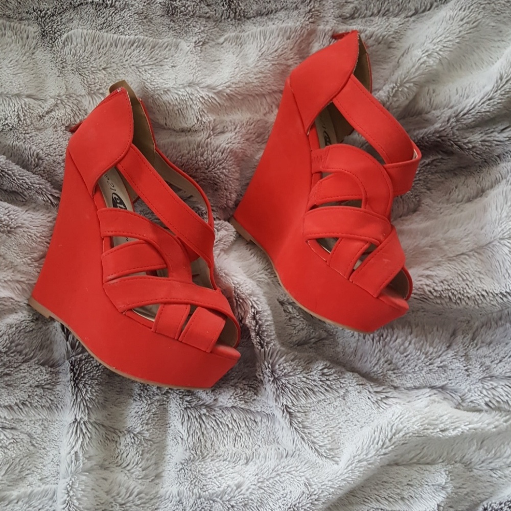 platform sandals 7